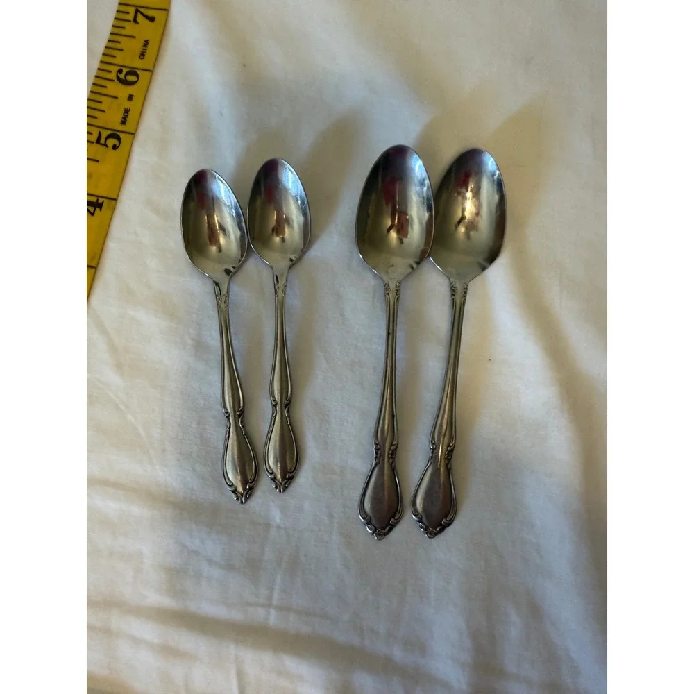 Oneida Chateau Deluxe Stainless Steel Spoons Set of 4 Teaspoons Small